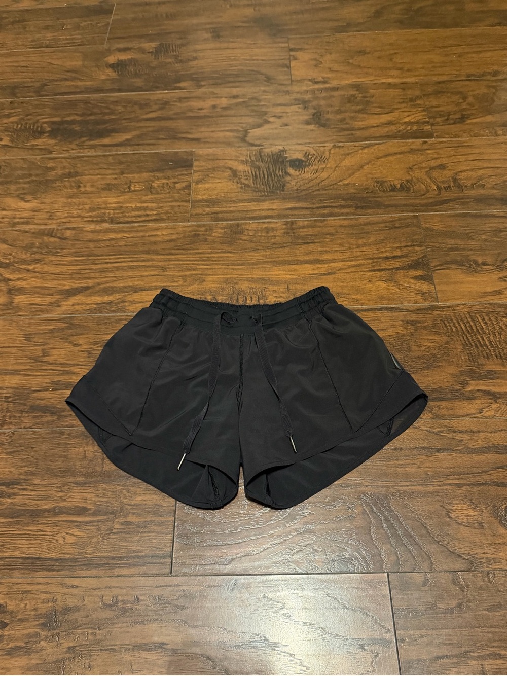 Lululemon women’s black shorts size 4